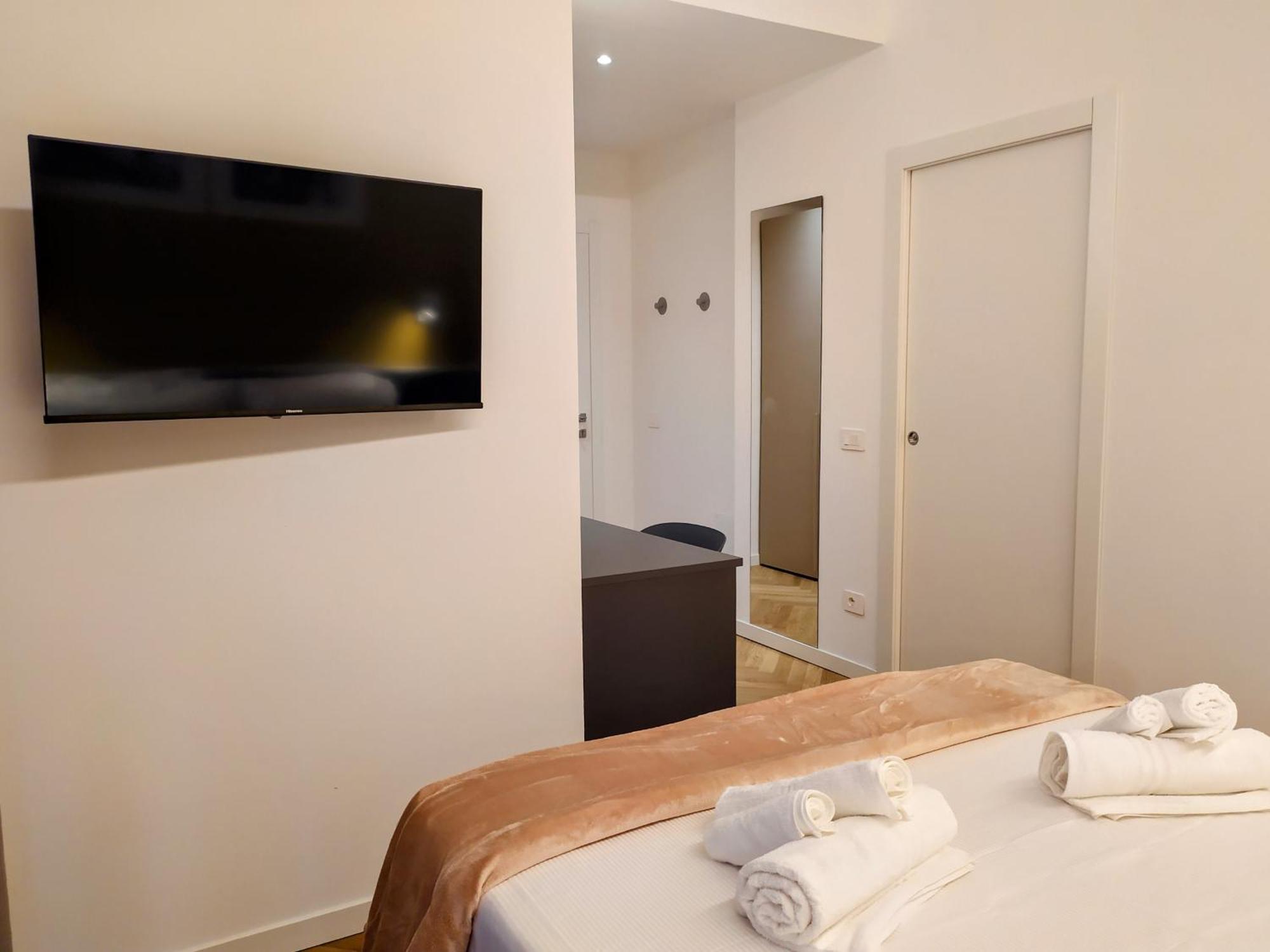 Mako Suites - Centro E Stazione Monza Esterno foto