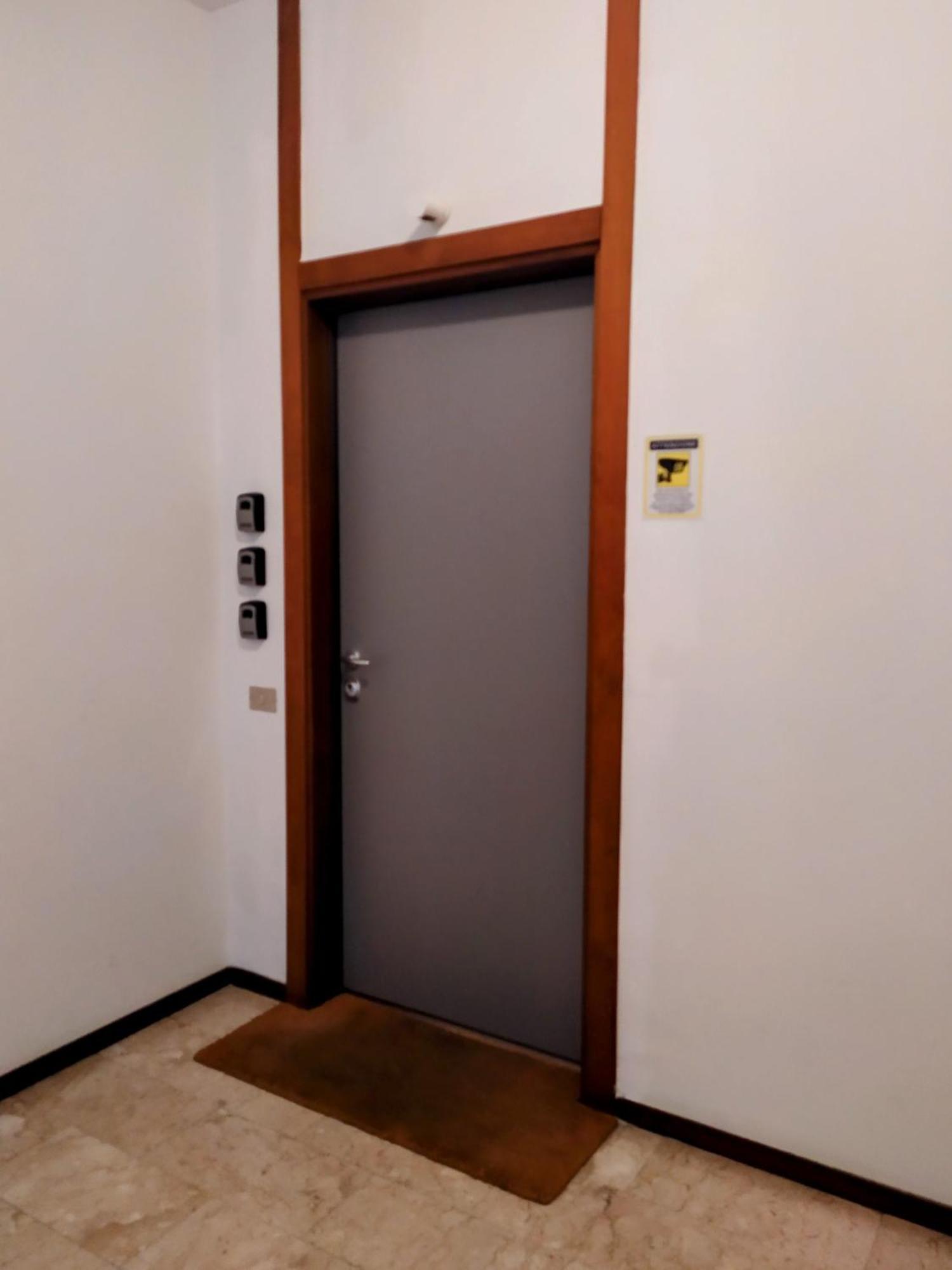 Mako Suites - Centro E Stazione Monza Esterno foto