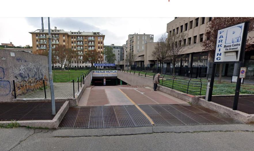 Mako Suites - Centro E Stazione Monza Esterno foto