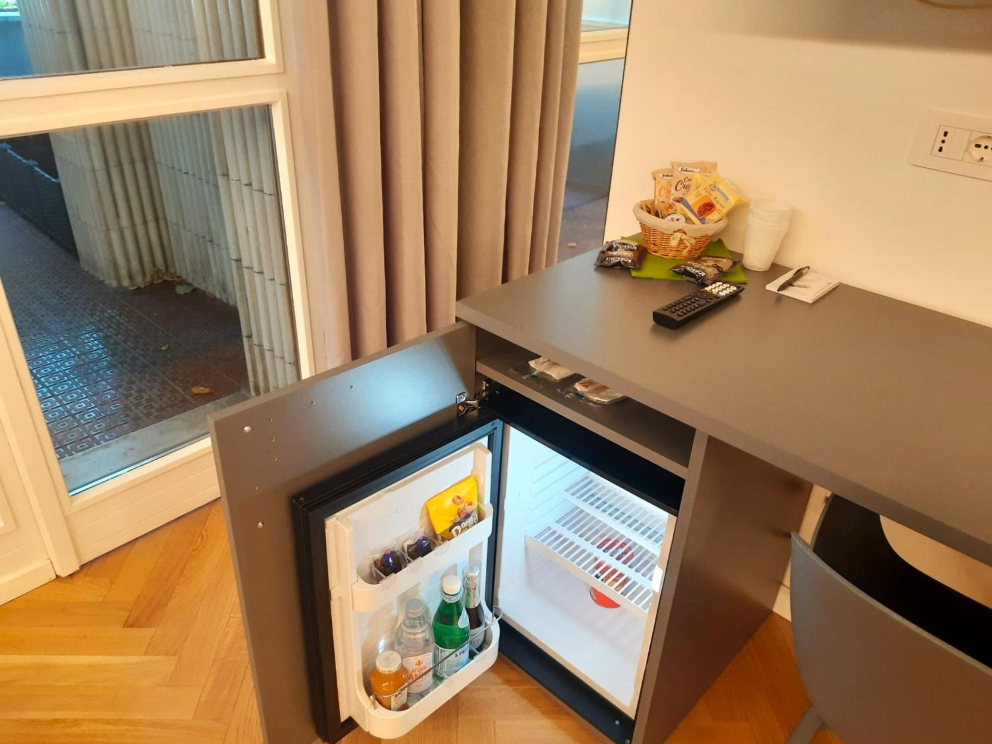 Mako Suites - Centro E Stazione Monza Esterno foto