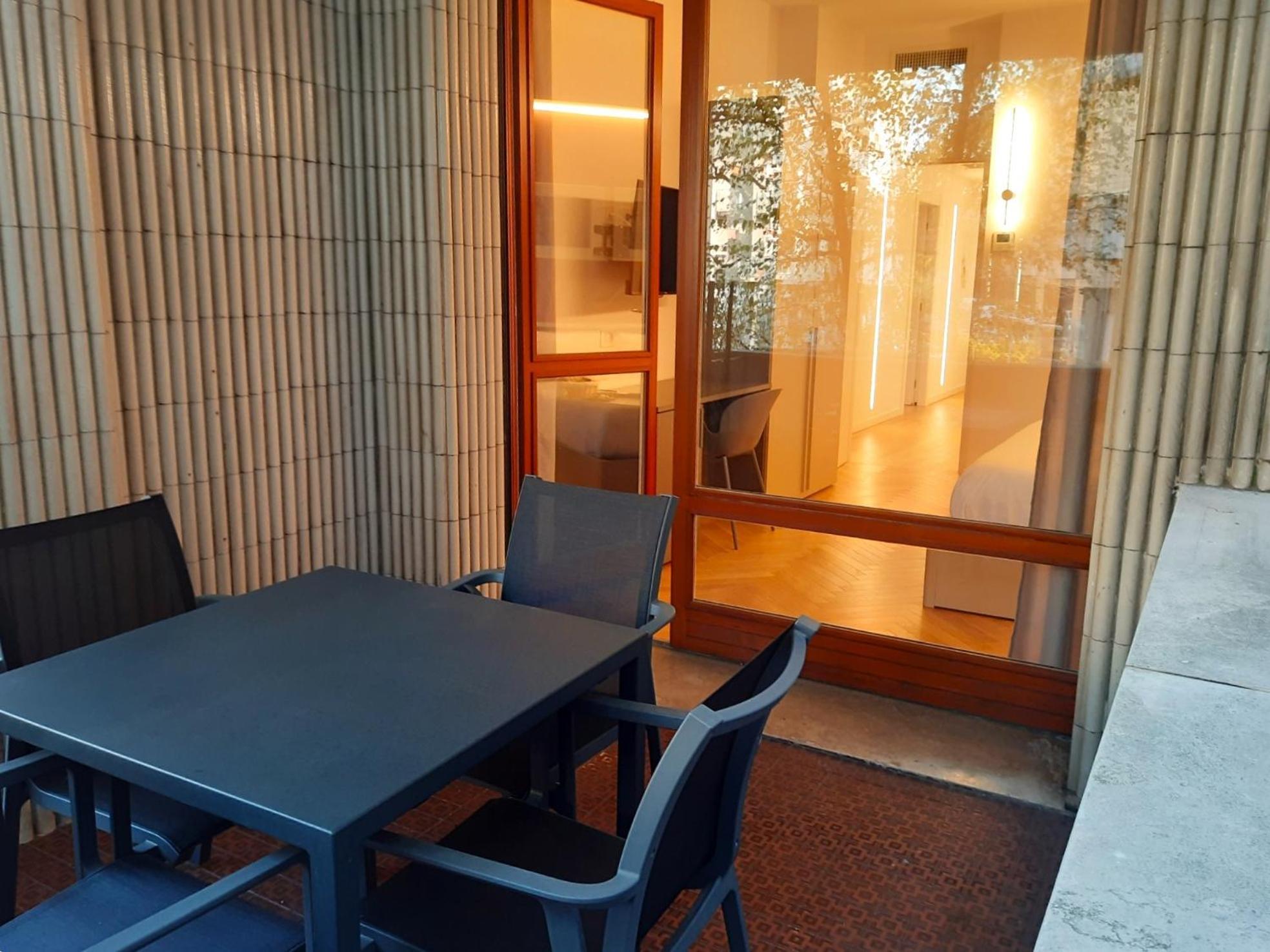 Mako Suites - Centro E Stazione Monza Esterno foto
