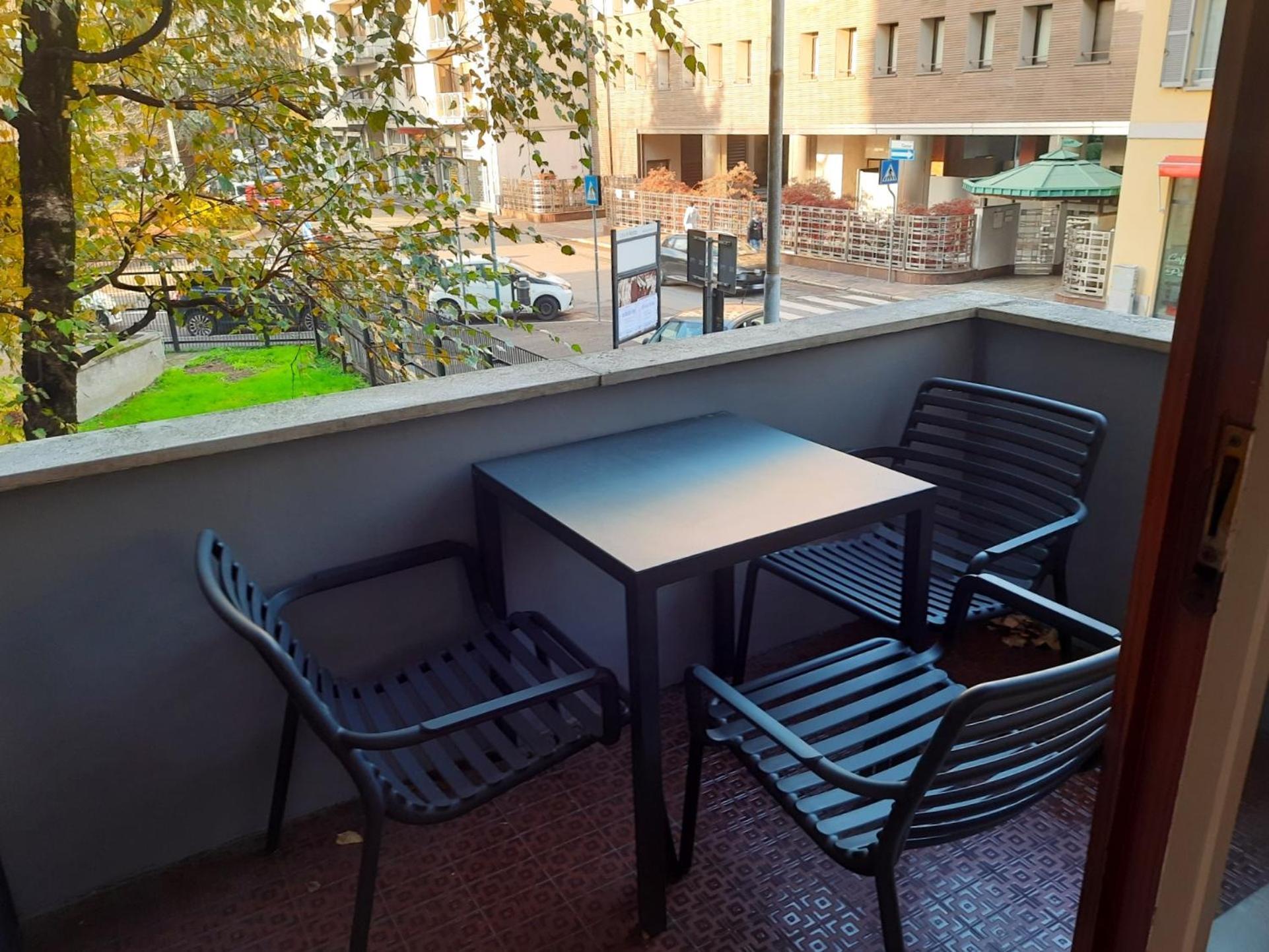Mako Suites - Centro E Stazione Monza Esterno foto