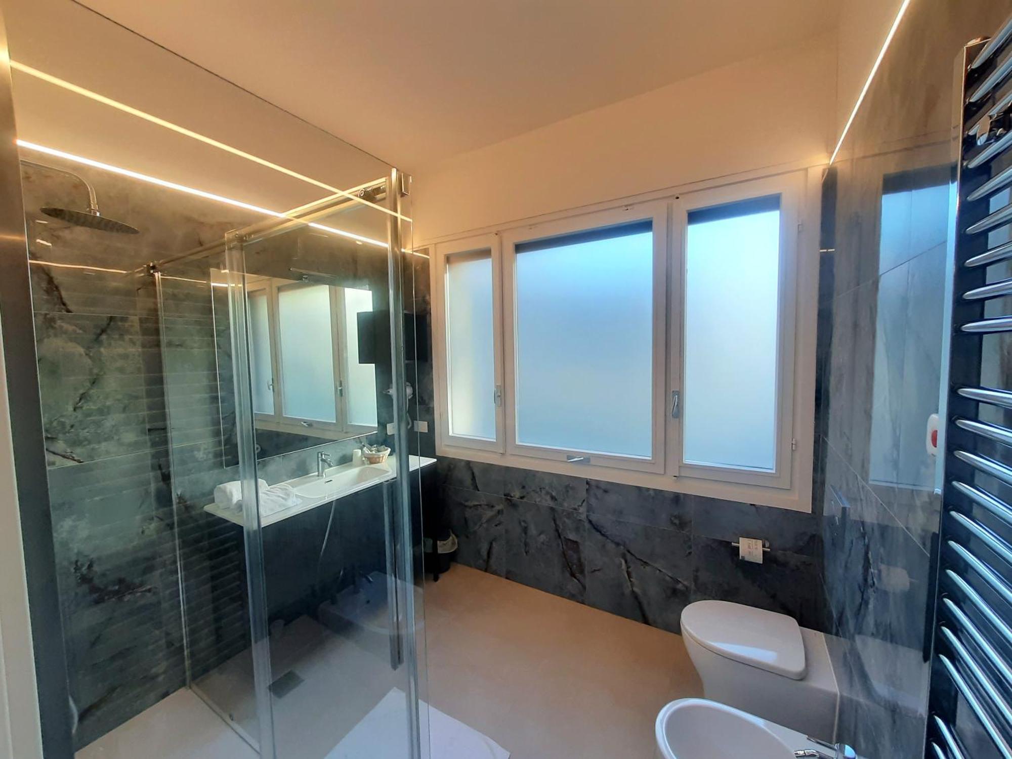 Mako Suites - Centro E Stazione Monza Esterno foto